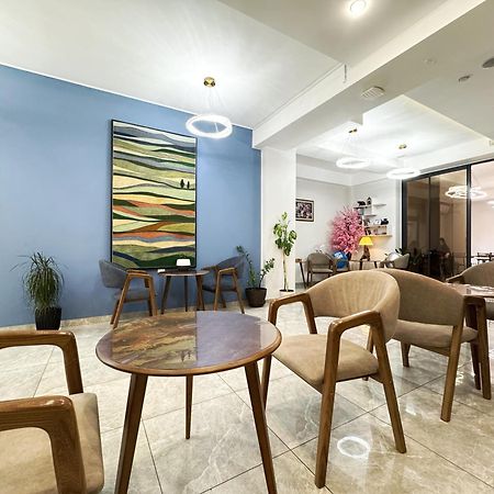 Compass Hostel Biskek Kültér fotó
