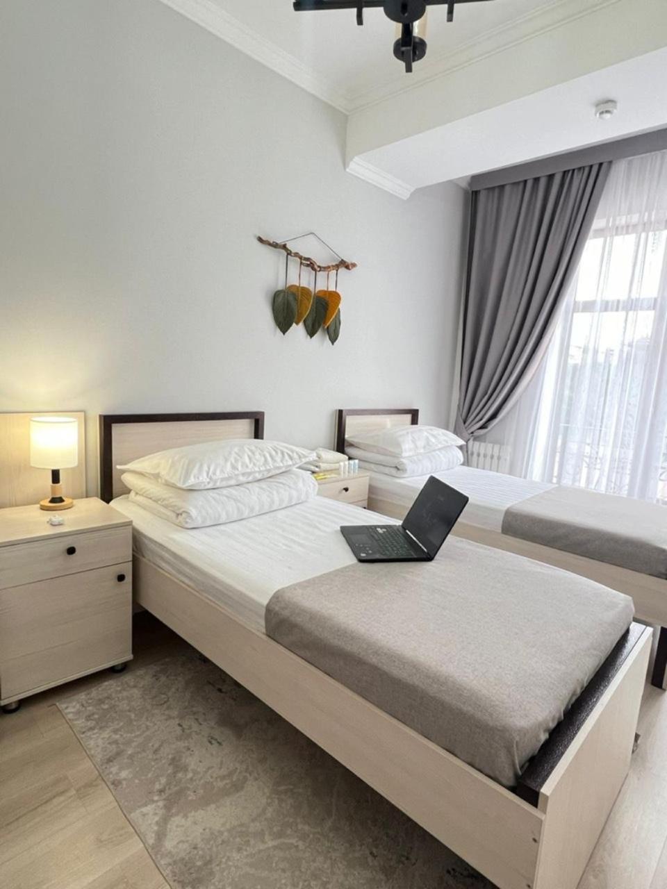 Compass Hostel Biskek Kültér fotó