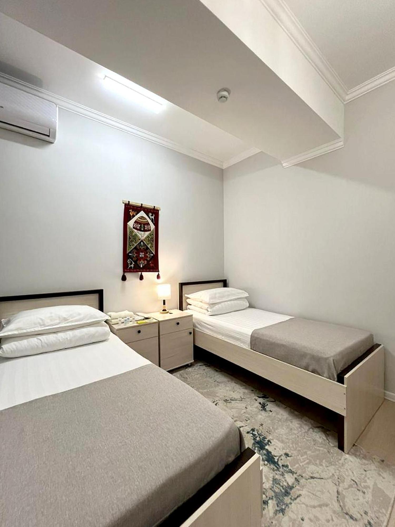 Compass Hostel Biskek Kültér fotó