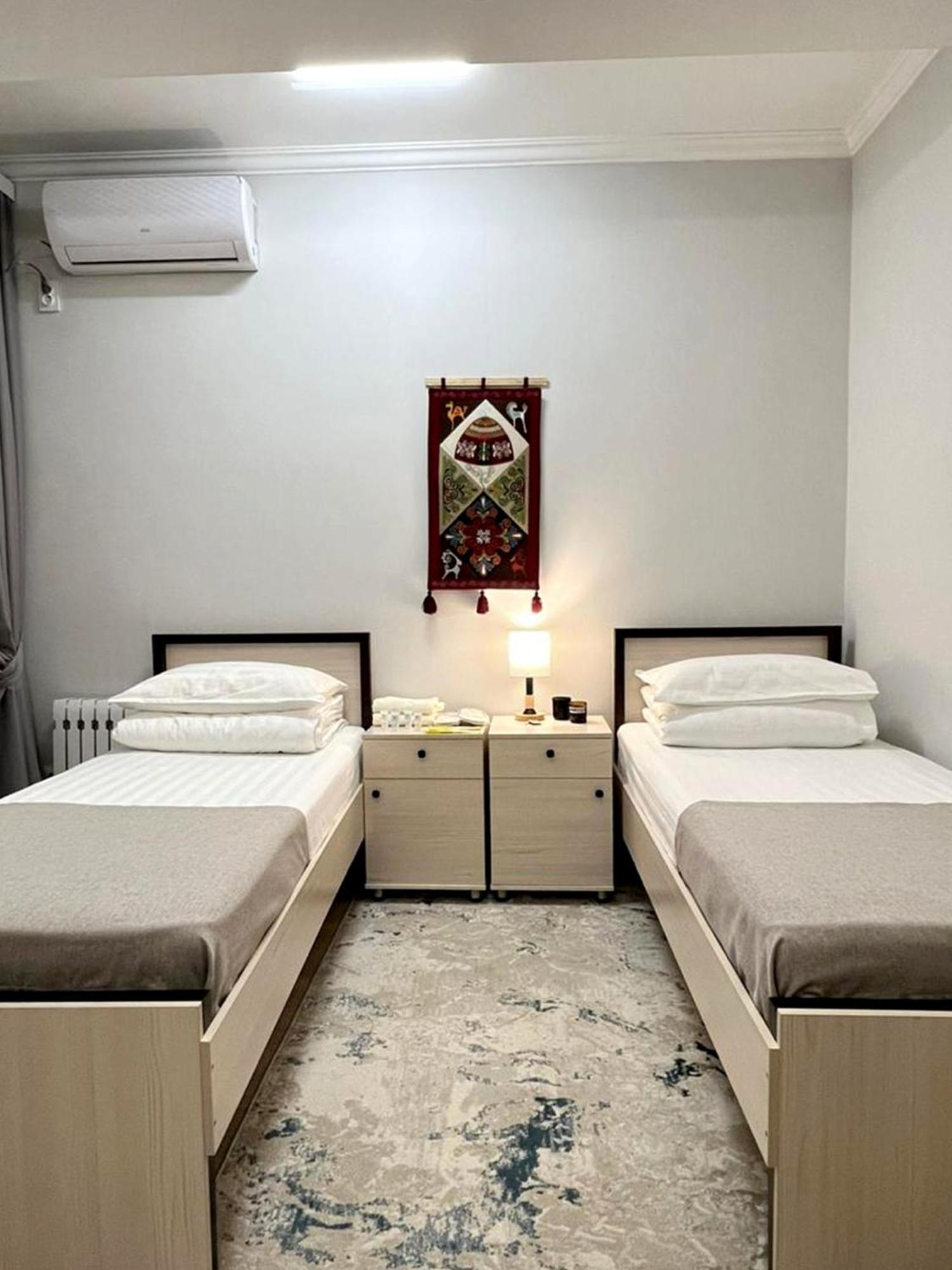 Compass Hostel Biskek Kültér fotó