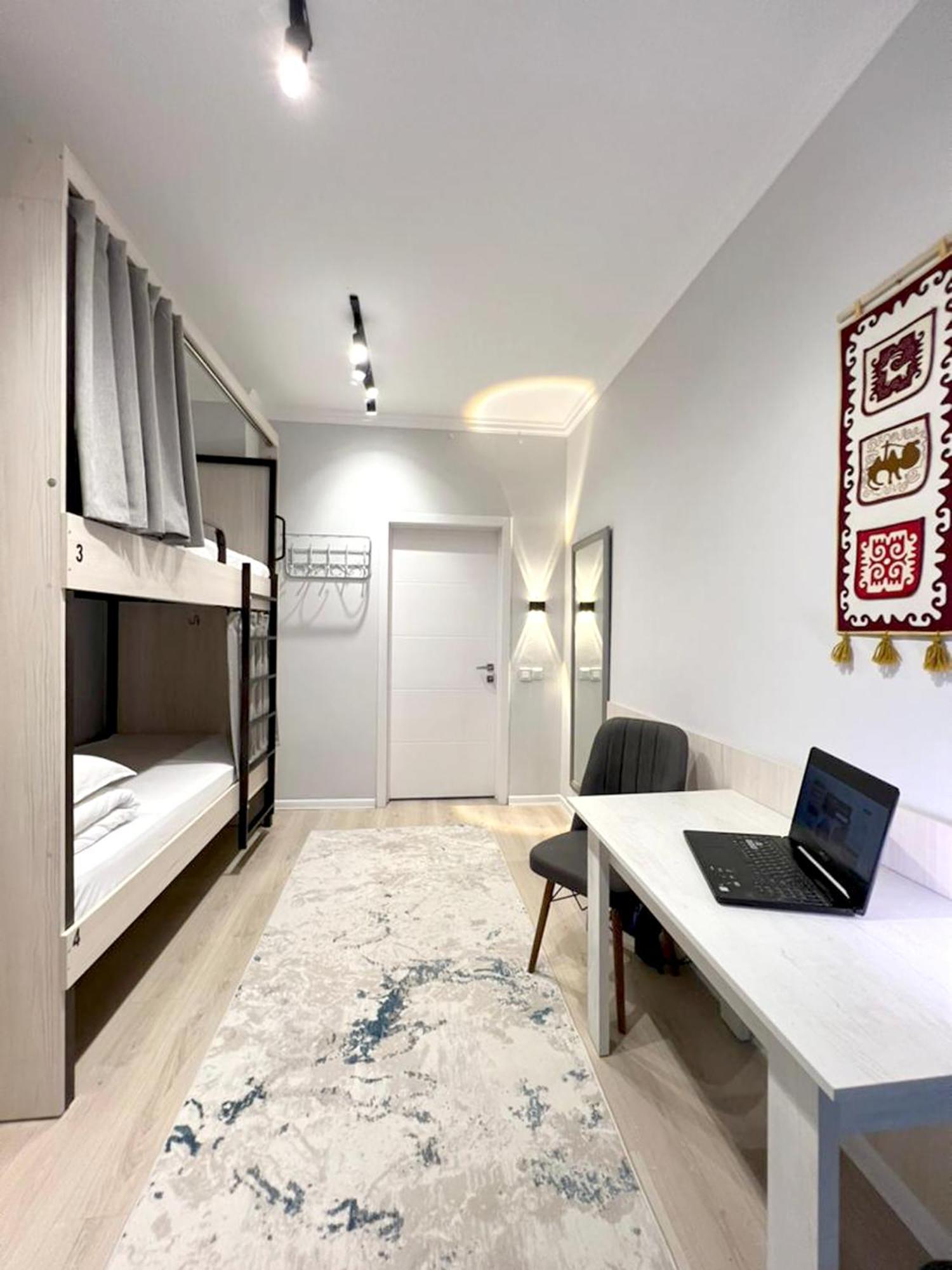 Compass Hostel Biskek Kültér fotó