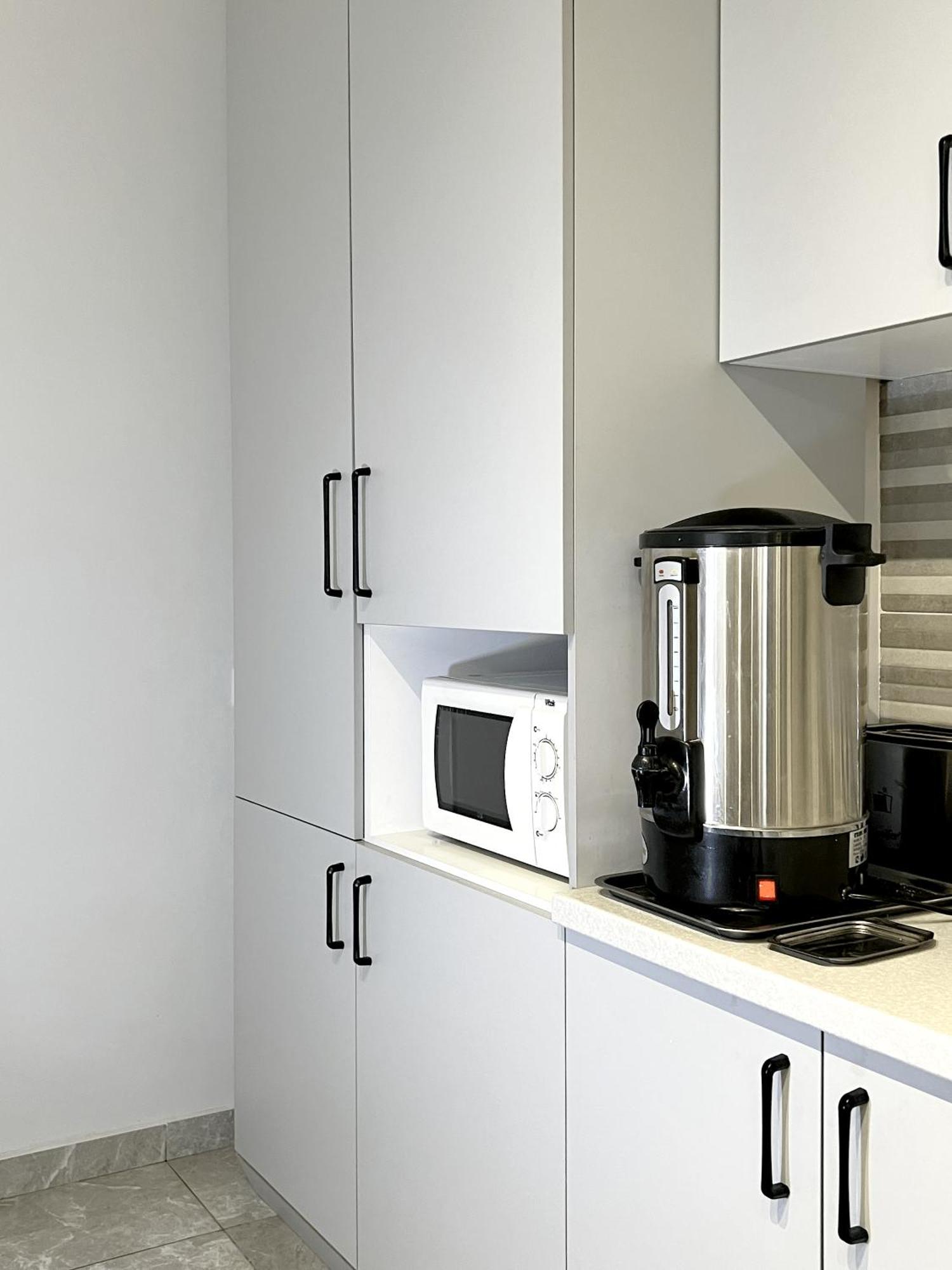 Compass Hostel Biskek Kültér fotó