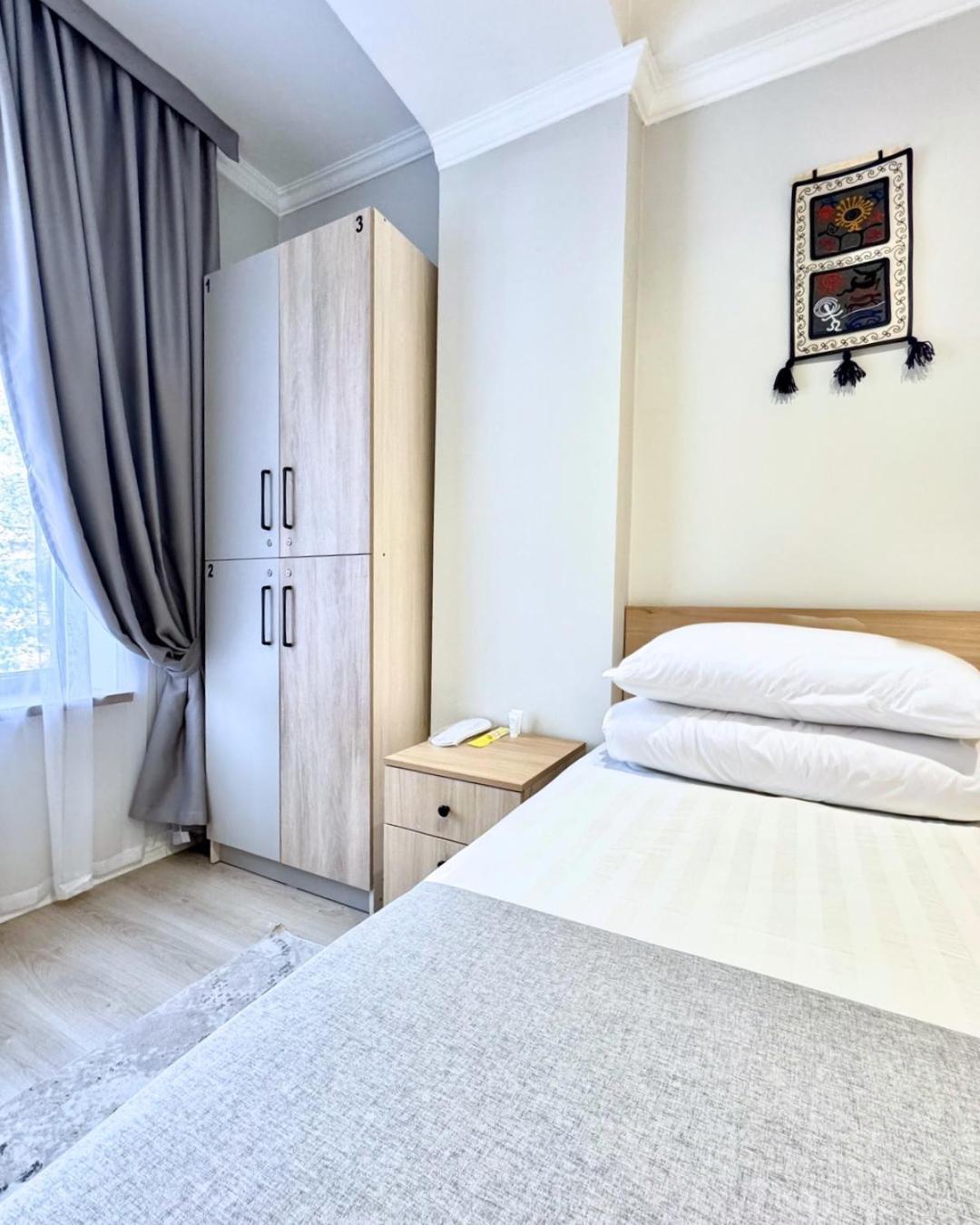Compass Hostel Biskek Kültér fotó