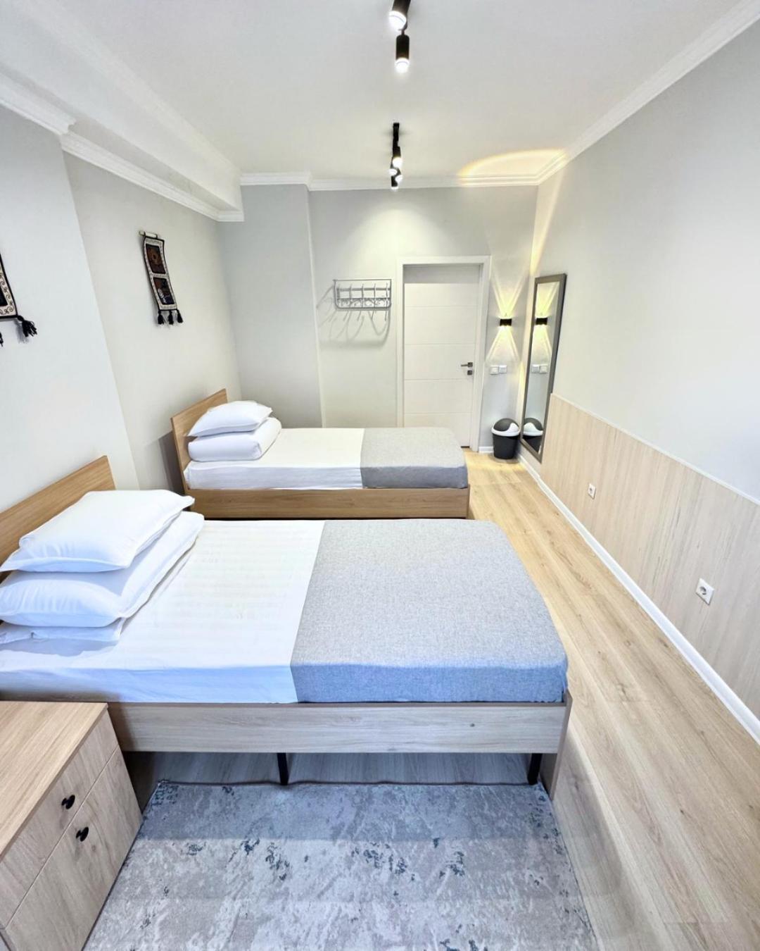 Compass Hostel Biskek Kültér fotó