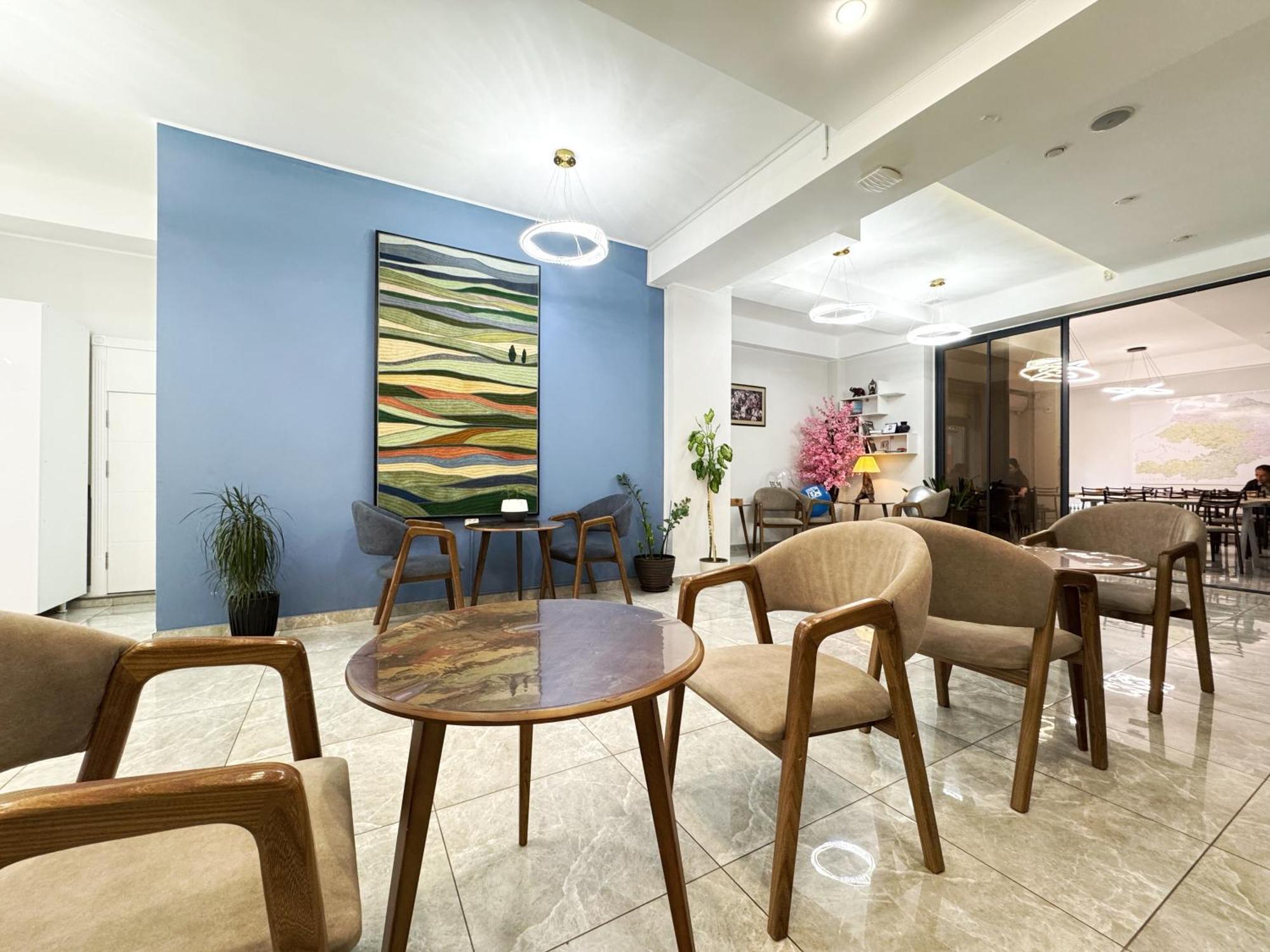 Compass Hostel Biskek Kültér fotó