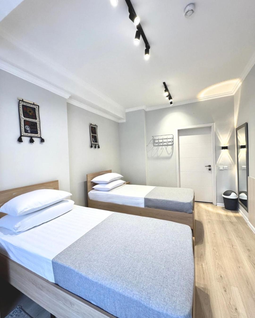 Compass Hostel Biskek Kültér fotó