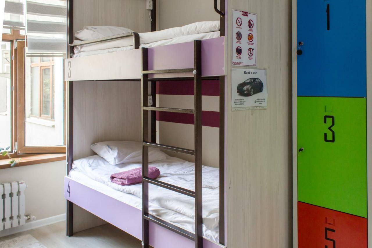 Compass Hostel Biskek Kültér fotó
