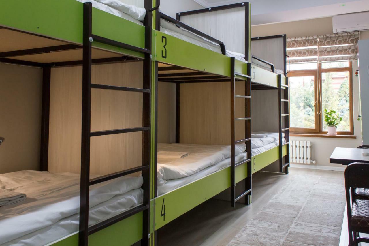 Compass Hostel Biskek Kültér fotó