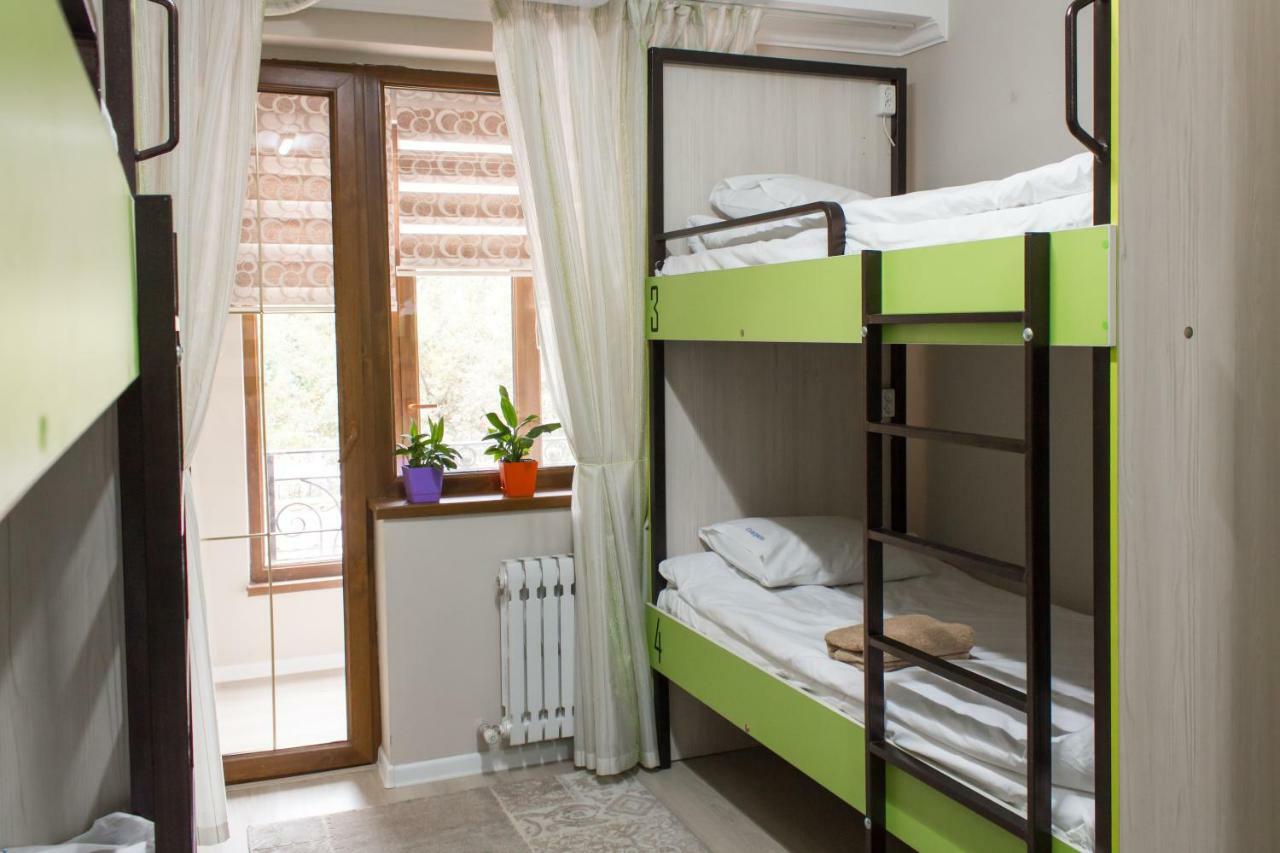 Compass Hostel Biskek Kültér fotó