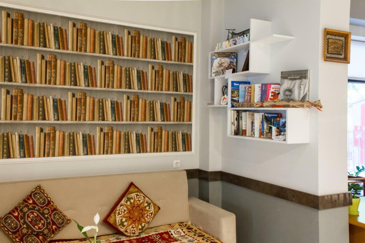 Compass Hostel Biskek Kültér fotó